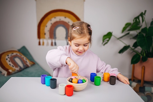 Montessori guličky a poháriky